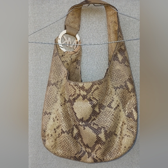 MK Shoulder Bag - Picture 2 of 12